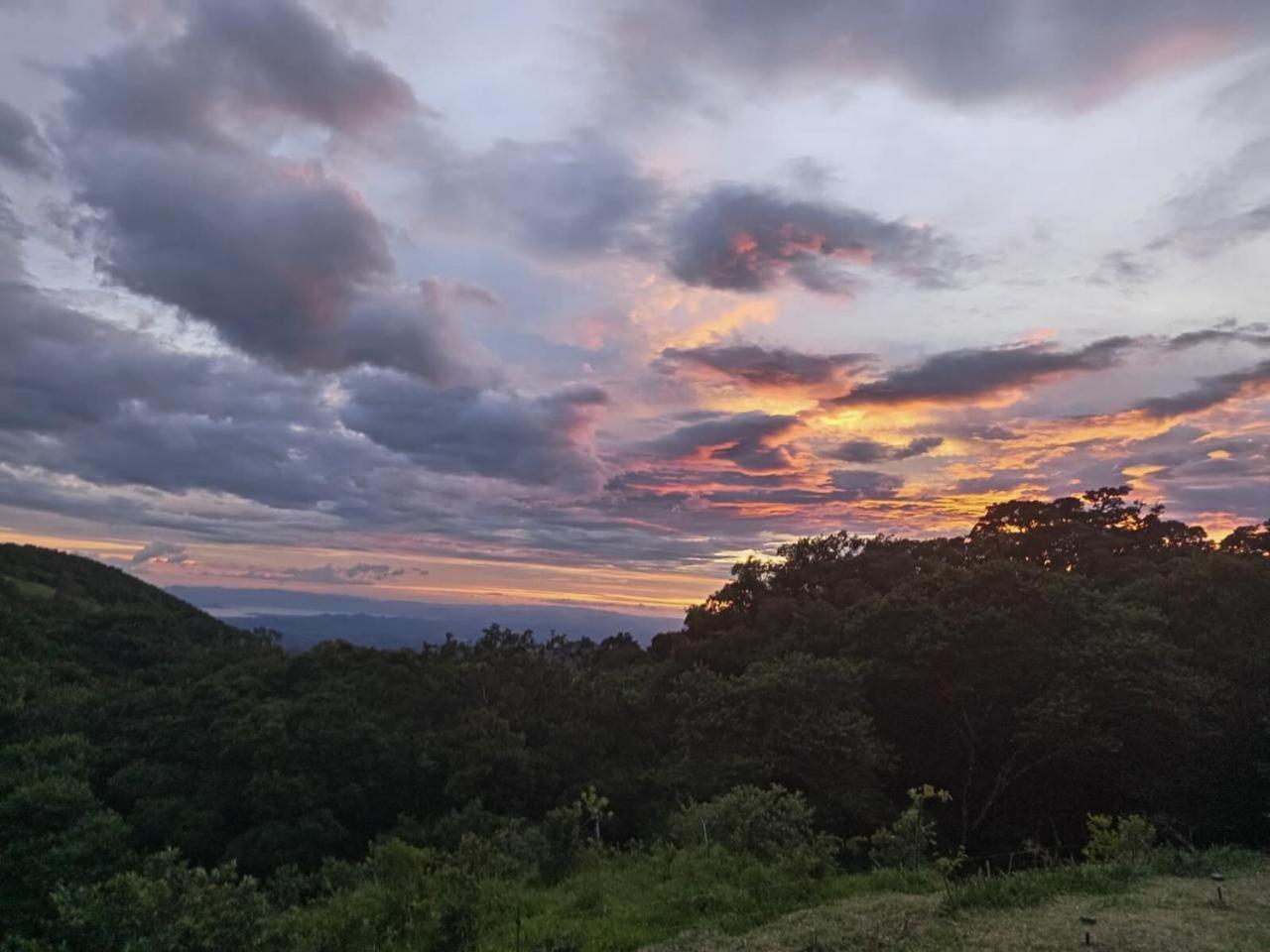 Casa Urraca, Magnifica Vista Al Oceano Pacifico Villa Monteverde Luaran gambar